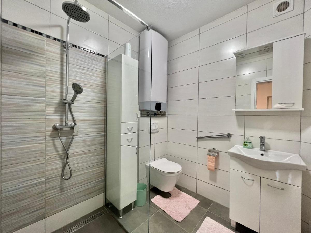 Apartmani Ana ドラマリ エクステリア 写真