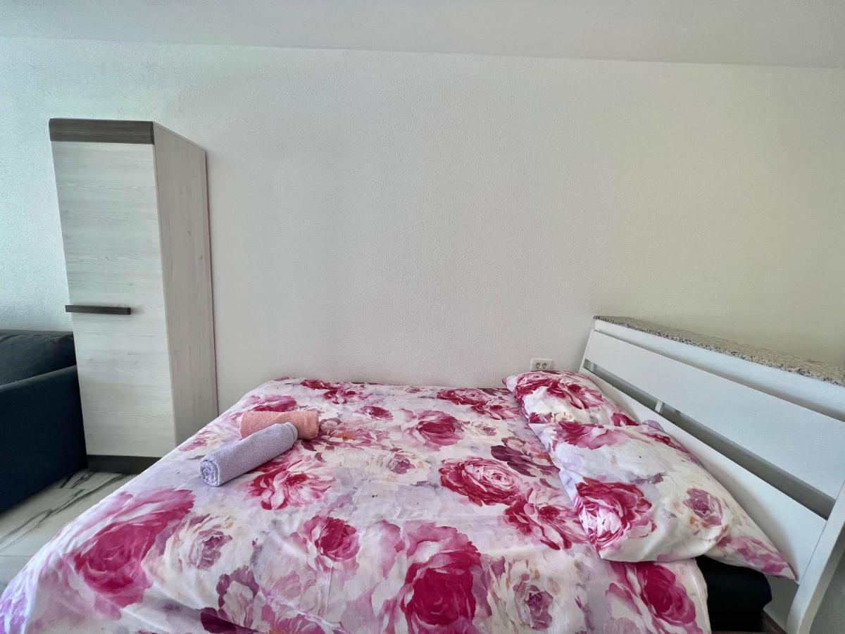 Apartmani Ana ドラマリ エクステリア 写真