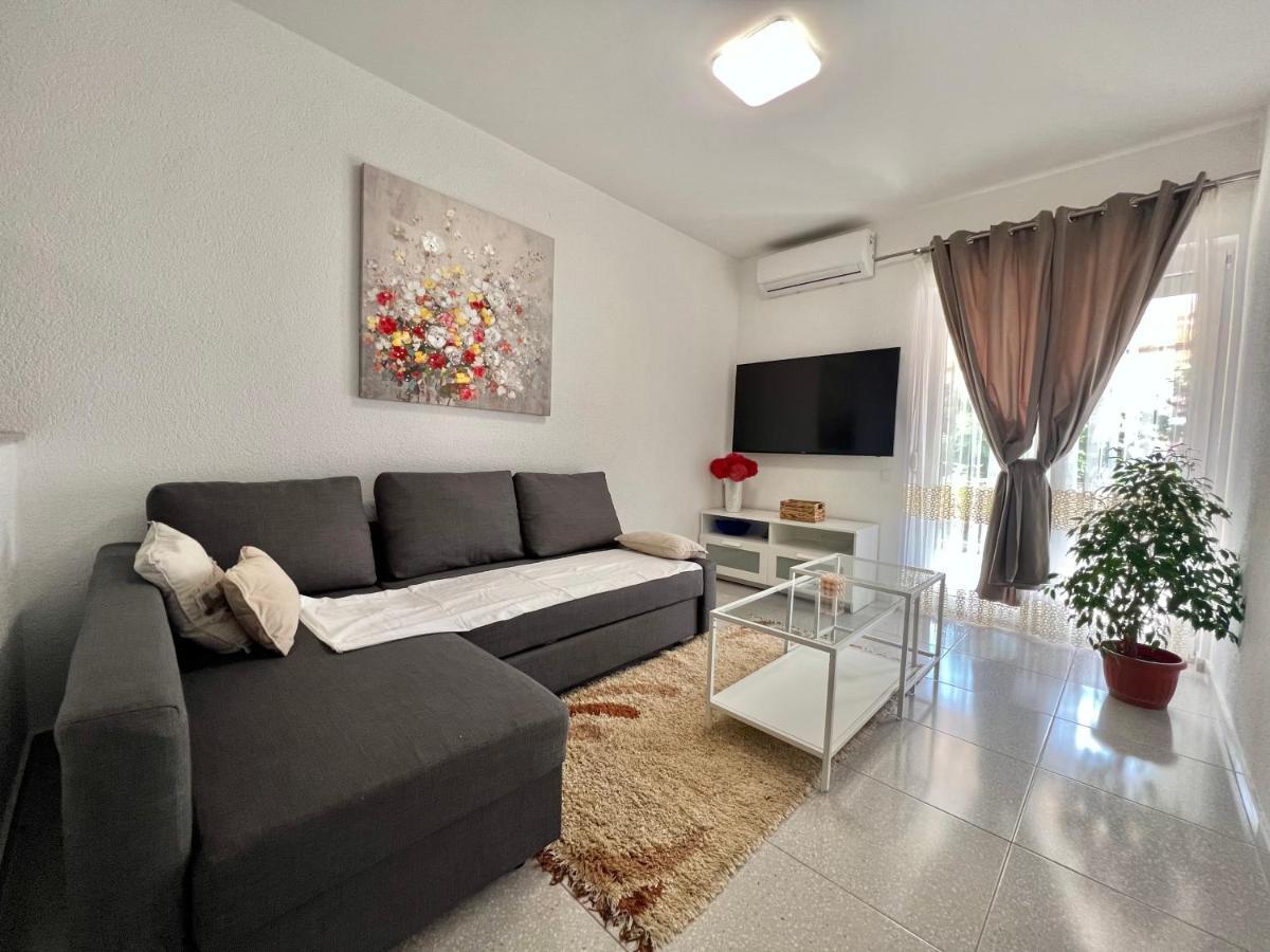 Apartmani Ana ドラマリ エクステリア 写真