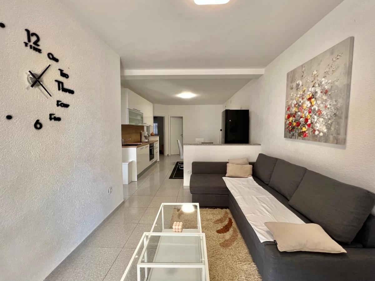 Apartmani Ana ドラマリ エクステリア 写真