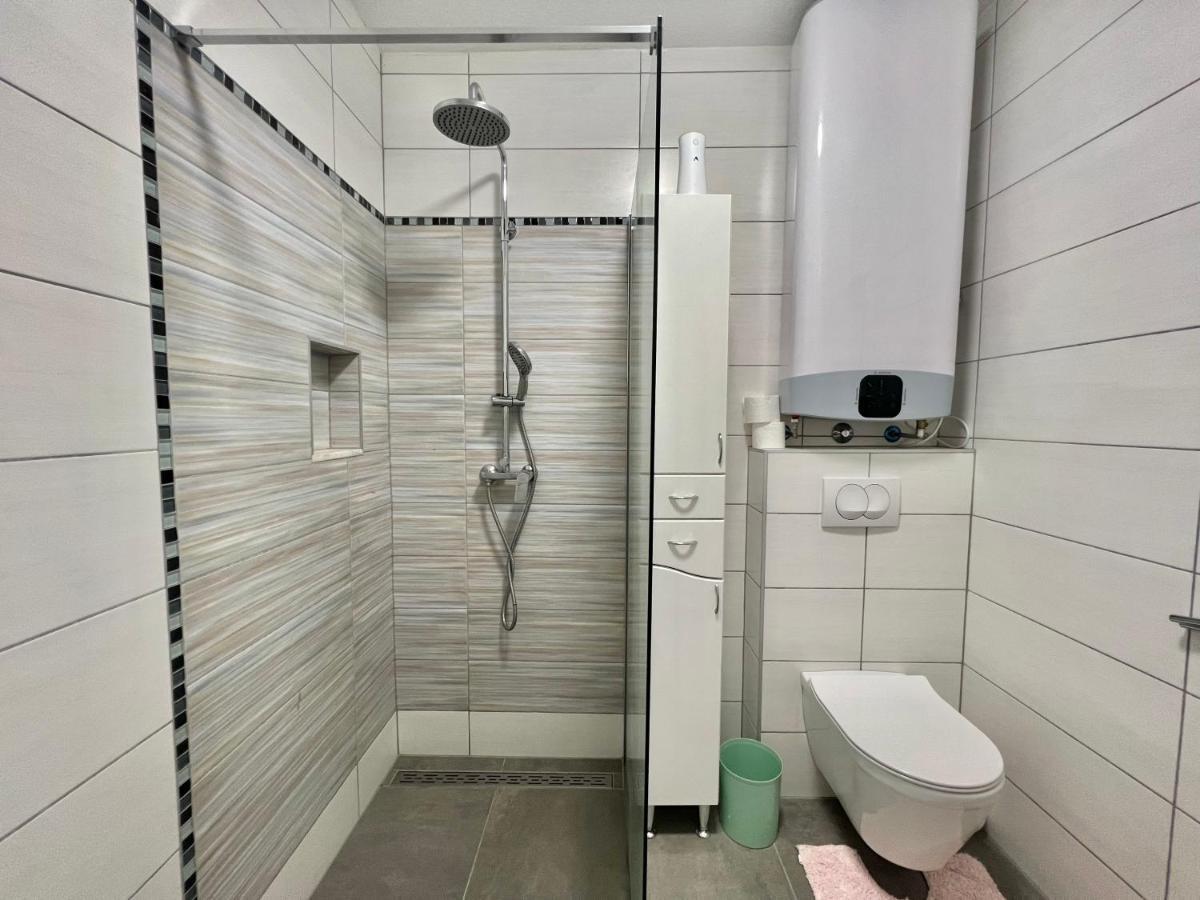 Apartmani Ana ドラマリ エクステリア 写真