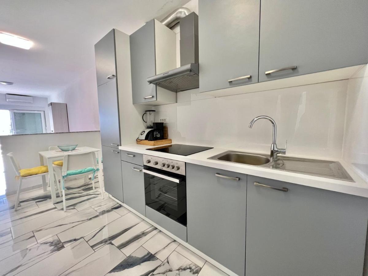 Apartmani Ana ドラマリ エクステリア 写真