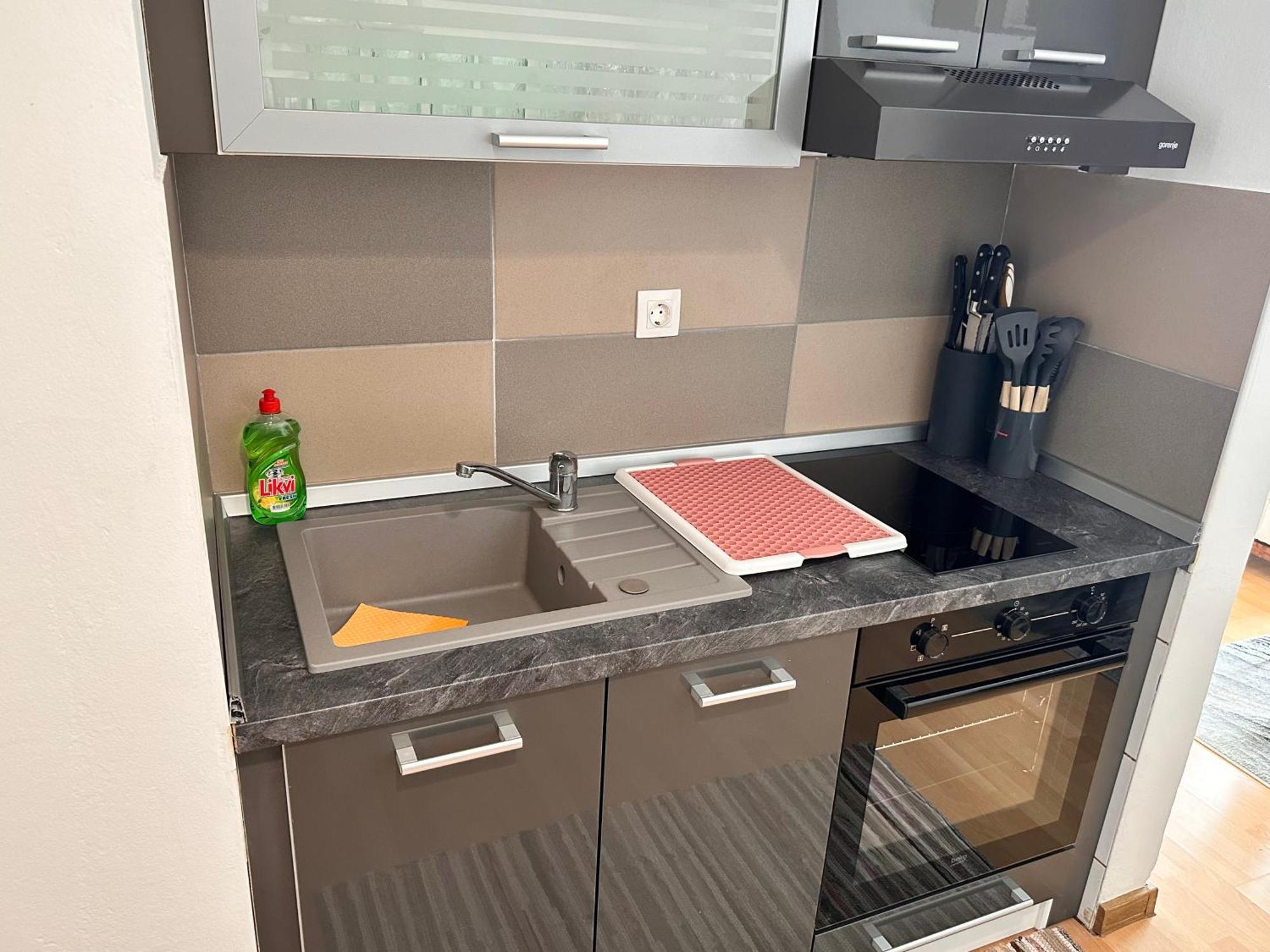 Apartmani Ana ドラマリ エクステリア 写真