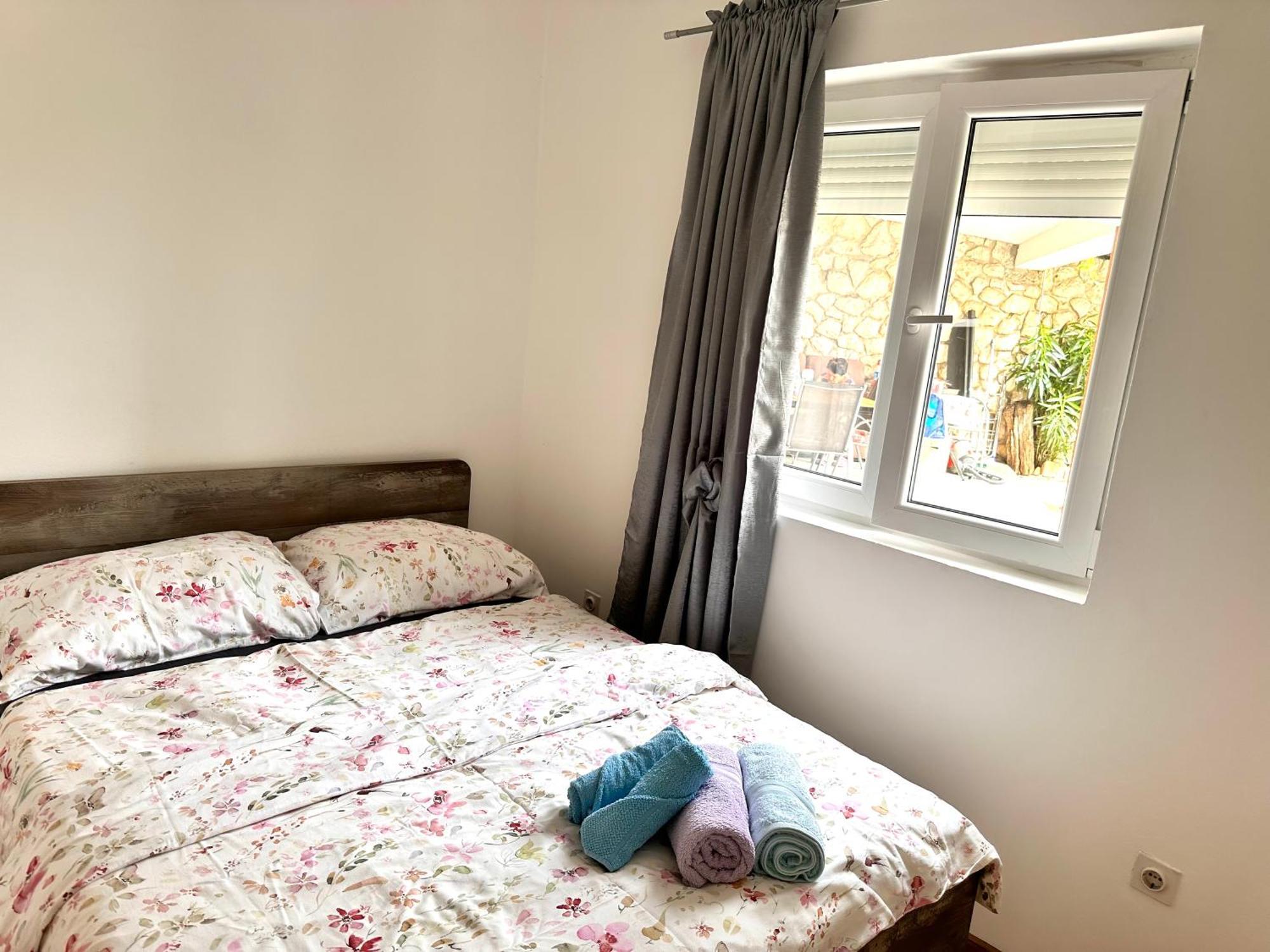 Apartmani Ana ドラマリ エクステリア 写真